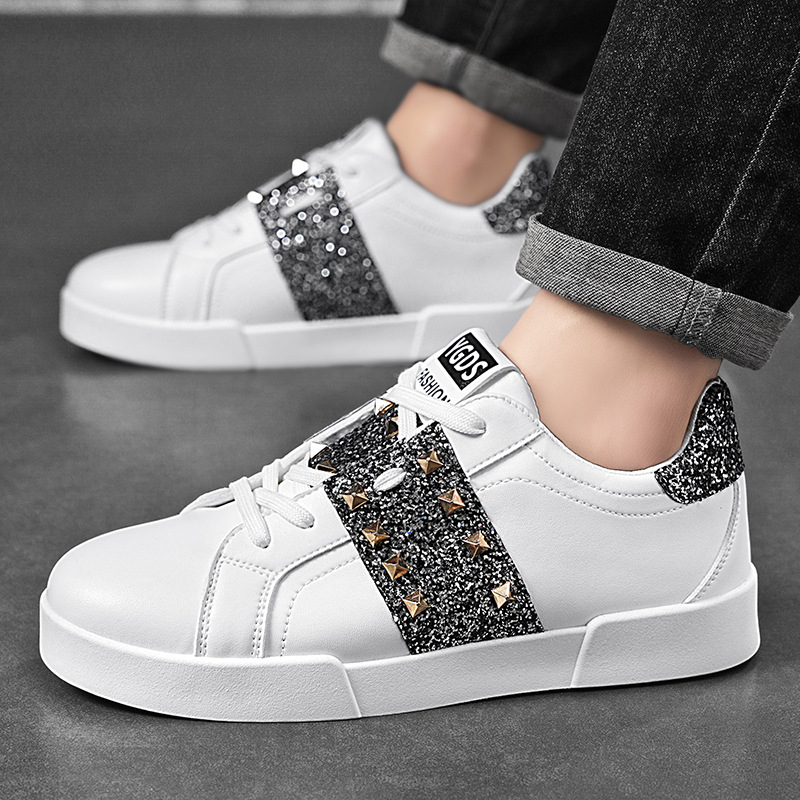 Határokon átnyúló új férfi cipők tavaszi és nyári szabadtéri férfi alkalmi sport lapos cipők lélegző divatos cipők diákoknak és tinédzsereknek