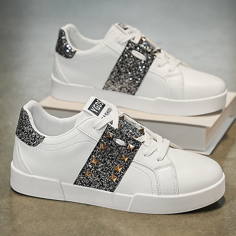 Határokon átnyúló új férfi cipők tavaszi és nyári szabadtéri férfi alkalmi sport lapos cipők lélegző divatos cipők diákoknak és tinédzsereknek