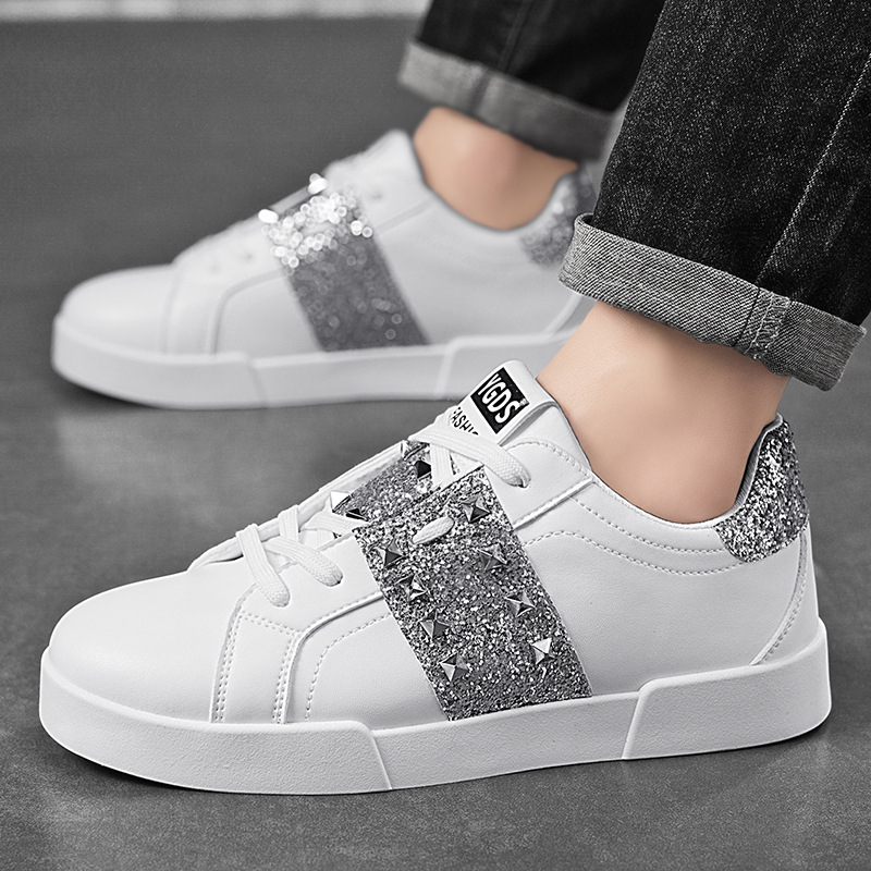 Határokon átnyúló új férfi cipők tavaszi és nyári szabadtéri férfi alkalmi sport lapos cipők lélegző divatos cipők diákoknak és tinédzsereknek