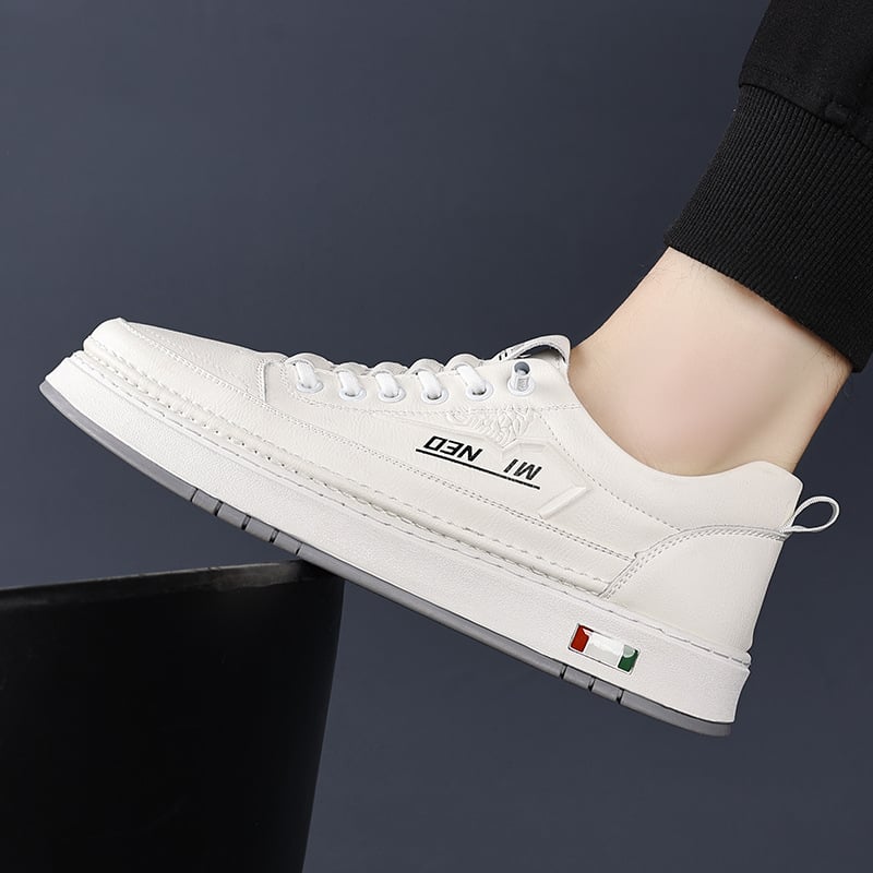 Pánske topánky 2025 Jar Ľahké priedušné Módne nazúvacie ležérne topánky Retro Pánske univerzálne kožené topánky pre mužov