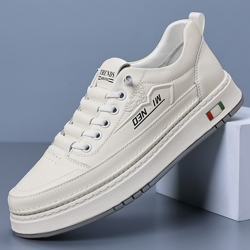 Pánske topánky 2025 Jar Ľahké priedušné Módne nazúvacie ležérne topánky Retro Pánske univerzálne kožené topánky pre mužov