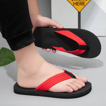 Νέες αστείες δημιουργικές διασυνοριακές καυτές σαγιονάρες με χοντρό πάτο για παραλία και αναψυχή, μόδα σε απόθεμα, μια γενιά μαλλιών