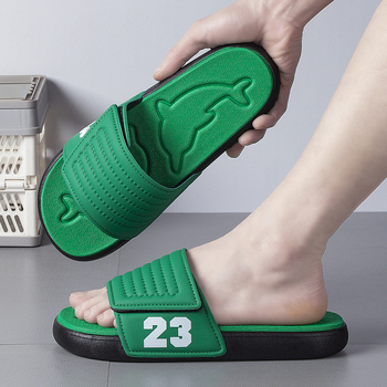 Letné plážové papuče, protišmykové, európske a americké módne pánske slávnostné papuče