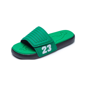 Letné plážové papuče, protišmykové, európske a americké módne pánske slávnostné papuče