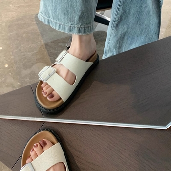 Letné nové topánky Birkenstock 2024, ležérne papuče, dámske letné outfity, topánky Birkenstock s prackou na opasok, polovičné papuče