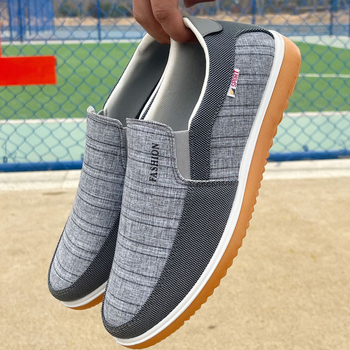 2025. gada pavasara un vasaras jauni apavi vīriešiem korejiešu modes vīriešu ikdienas apavi modernas universālas dēļu kurpes elpojošas audekla kurpes vīriešiem