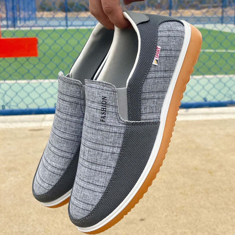 2025. gada pavasara un vasaras jauni apavi vīriešiem korejiešu modes vīriešu ikdienas apavi modernas universālas dēļu kurpes elpojošas audekla kurpes vīriešiem