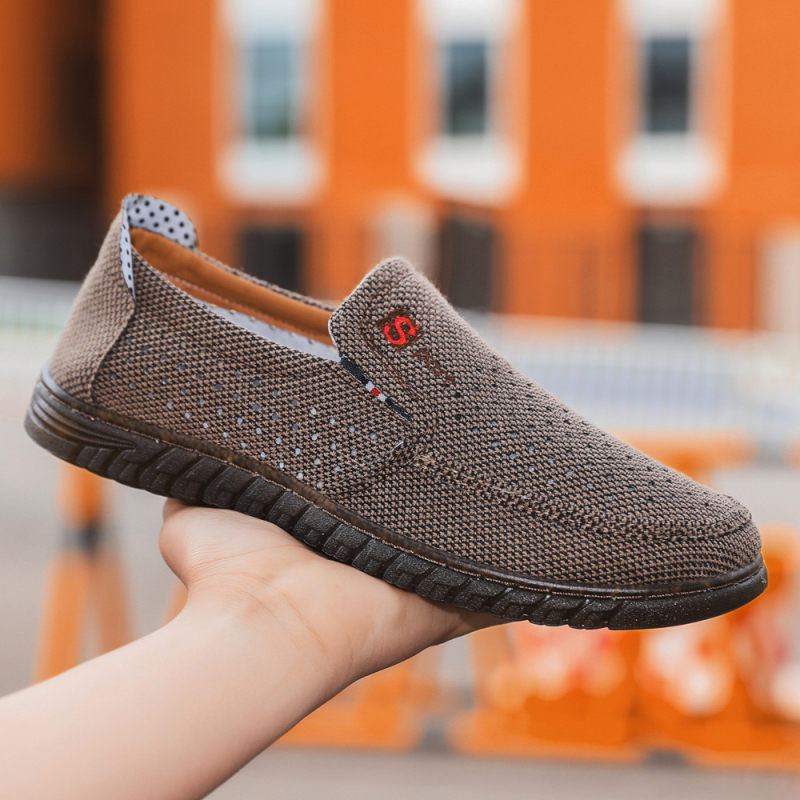 Vanad Pekingi riidest kingad meestele, kerged ja hingavad, keskealistele ja eakatele isadele mõeldud kingad, pehme põhjaga veiselihast tallaga, vanemate inimeste pluss-suuruses meeste kingad, partii