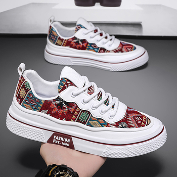 Vīriešu pavasara un vasaras sporta apavi Jauniešu neslīdoši sporta apavi Modes plakanie apavi Universāli elpojoši vīriešu audekla apavi Slinki apavi