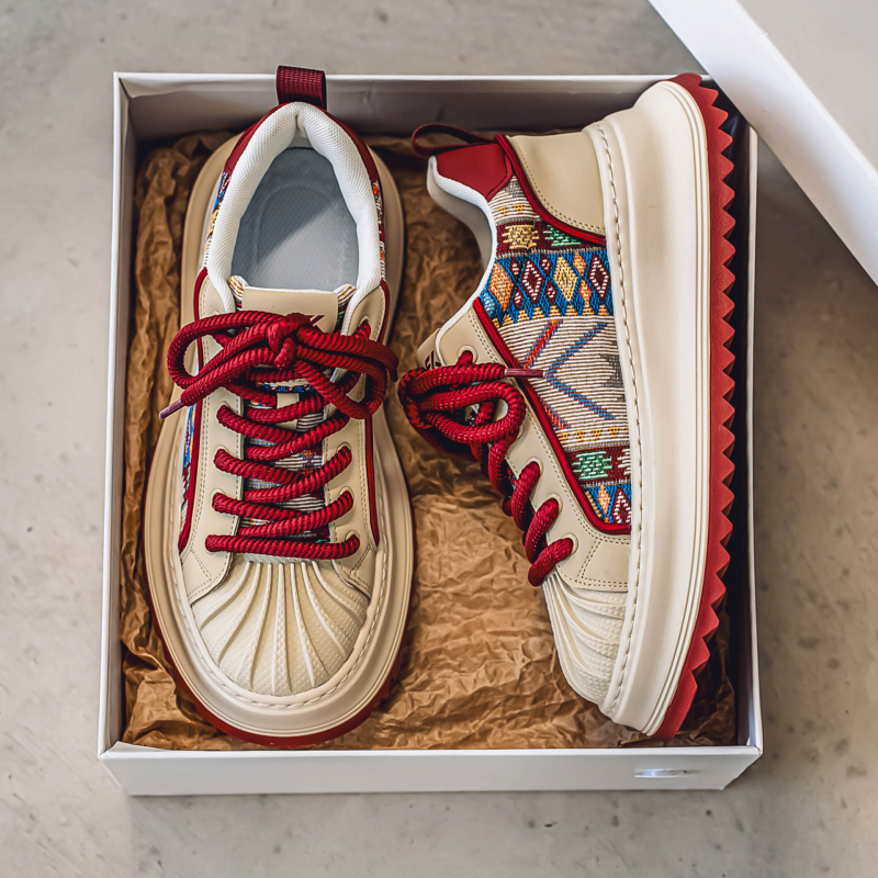 Muške cipele Proljeće i jesen 2025. Novi unos Luksuzne višenamjenske modne moderne cipele Nacionalno trendi internetske poznate muške ležerne cipele s debelim potplatom i okruglim vrhom