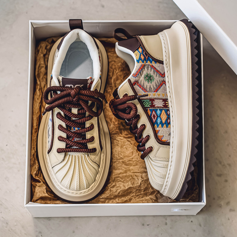 Muške cipele Proljeće i jesen 2025. Novi unos Luksuzne višenamjenske modne moderne cipele Nacionalno trendi internetske poznate muške ležerne cipele s debelim potplatom i okruglim vrhom