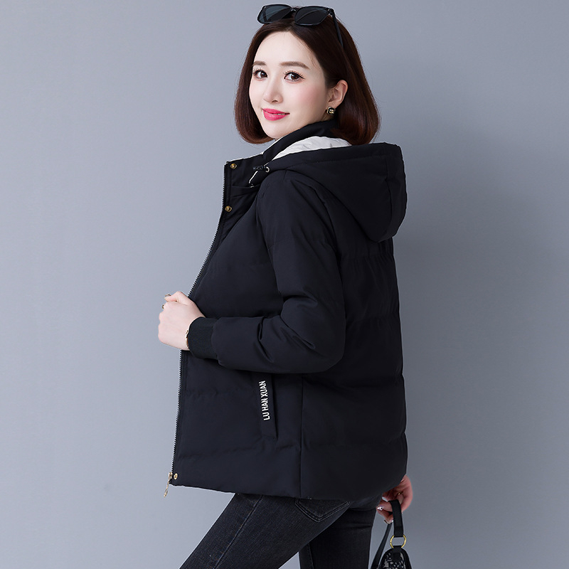 Moteriška pūkinė medvilninė striukė, žiemos drabužiai 2025 m. Nauja stilinga medvilnine striukė, vidutinio amžiaus moteriški drabužiai, vilnos pamušalu medvilninis paltas, šilta trumpa striukė