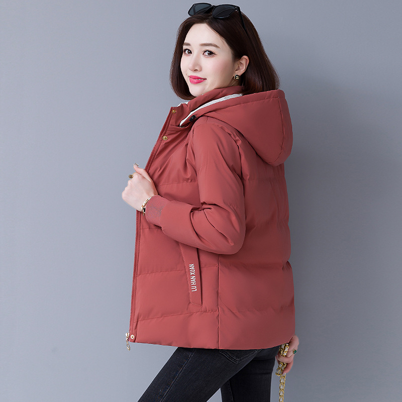 Moteriška pūkinė medvilninė striukė, žiemos drabužiai 2025 m. Nauja stilinga medvilnine striukė, vidutinio amžiaus moteriški drabužiai, vilnos pamušalu medvilninis paltas, šilta trumpa striukė