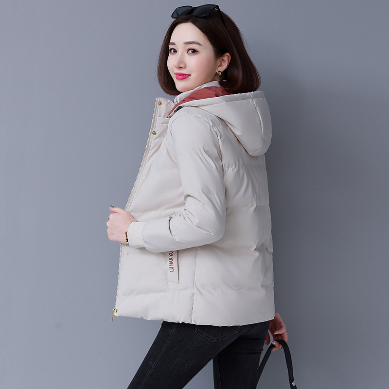 Moteriška pūkinė medvilninė striukė, žiemos drabužiai 2025 m. Nauja stilinga medvilnine striukė, vidutinio amžiaus moteriški drabužiai, vilnos pamušalu medvilninis paltas, šilta trumpa striukė