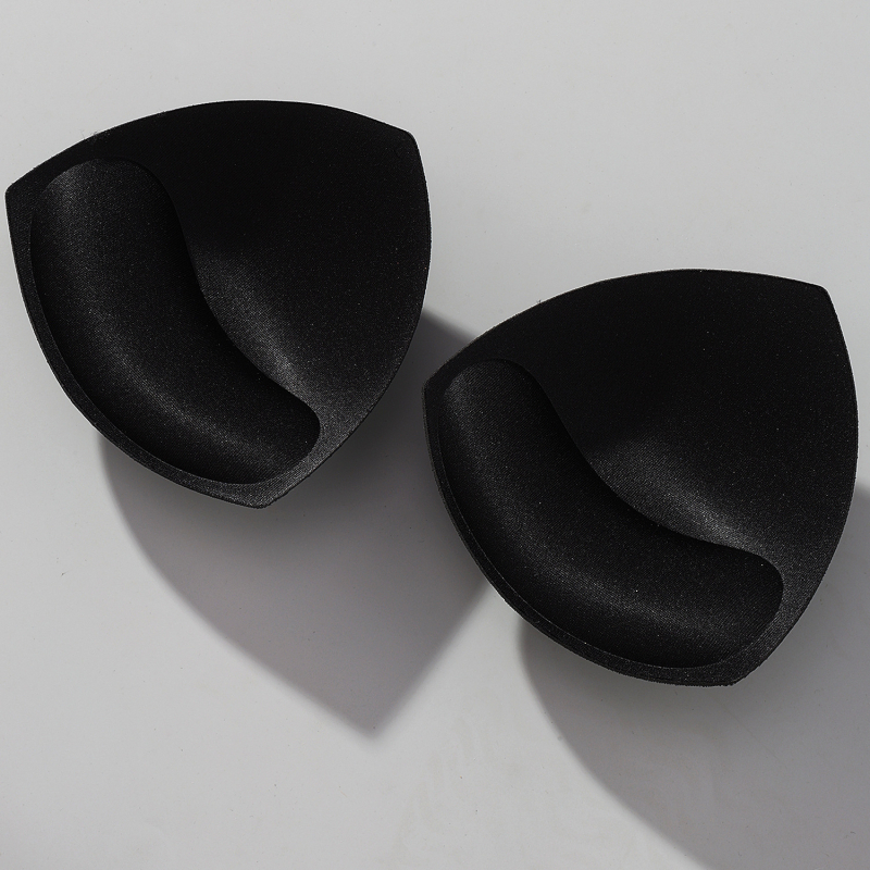 Kolmnurkne rinnapadi nailonist, kaheksa auguga, riidest tihedusega käsnja rinnapadi, ujumistrikoo rihm, vormiv aluspesu sisetükk