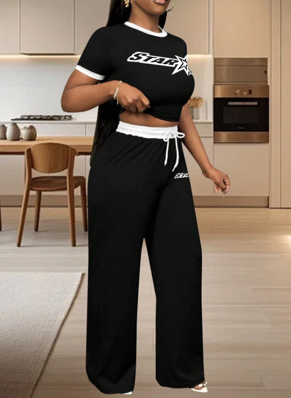 Sexy súprava s farebnými blokmi, okrúhlym výstrihom, krátkym rukávom a šnurovacími nohavicami s vysokým pásom