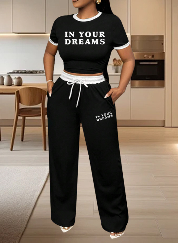 Sexy súprava s farebnými blokmi, okrúhlym výstrihom, krátkym rukávom a šnurovacími nohavicami s vysokým pásom