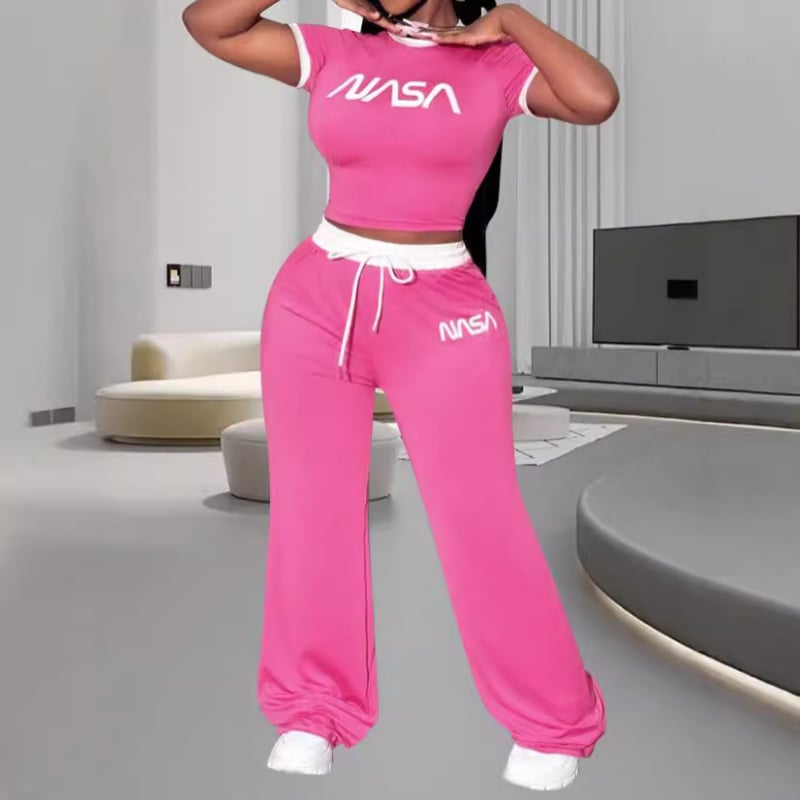 Sexy súprava s farebnými blokmi, okrúhlym výstrihom, krátkym rukávom a šnurovacími nohavicami s vysokým pásom