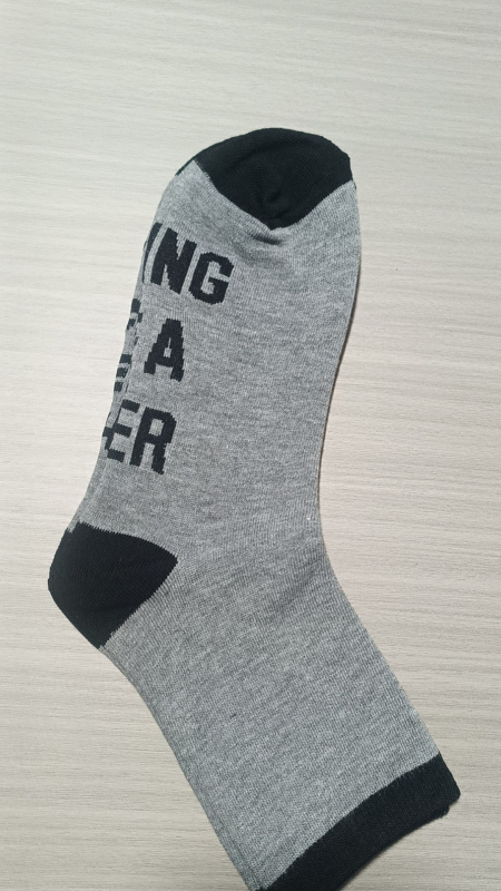 Доби е безплатен памучни чорапи Доби до средата на прасеца, чорапи с трансграничен дизайн, памучни чорапи, нови модни памучни чорапи с букви до средата на прасеца