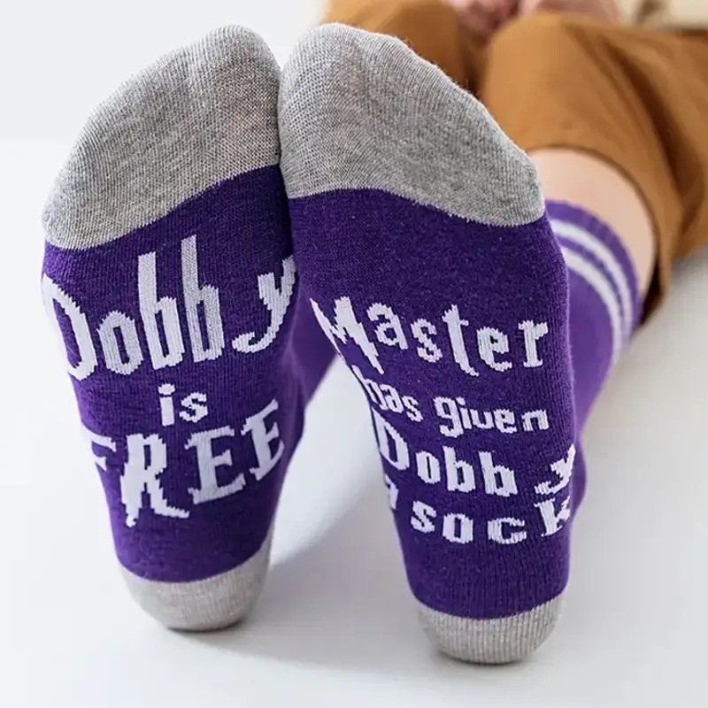 Dobby ir brīvs, ikru vidusdaļas Dobby kokvilnas zeķes, pārrobežu zeķes, kokvilnas zeķes, jaunas modes kokvilnas zeķes ikru vidusdaļas burtiem