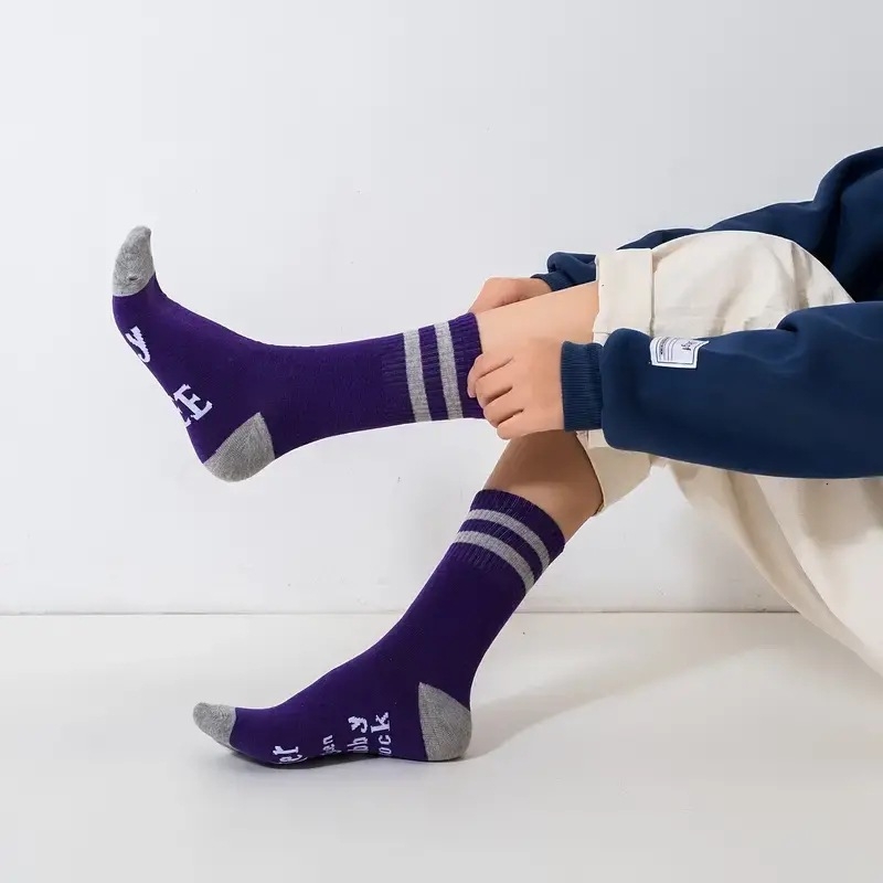 Доби е безплатен памучни чорапи Доби до средата на прасеца, чорапи с трансграничен дизайн, памучни чорапи, нови модни памучни чорапи с букви до средата на прасеца