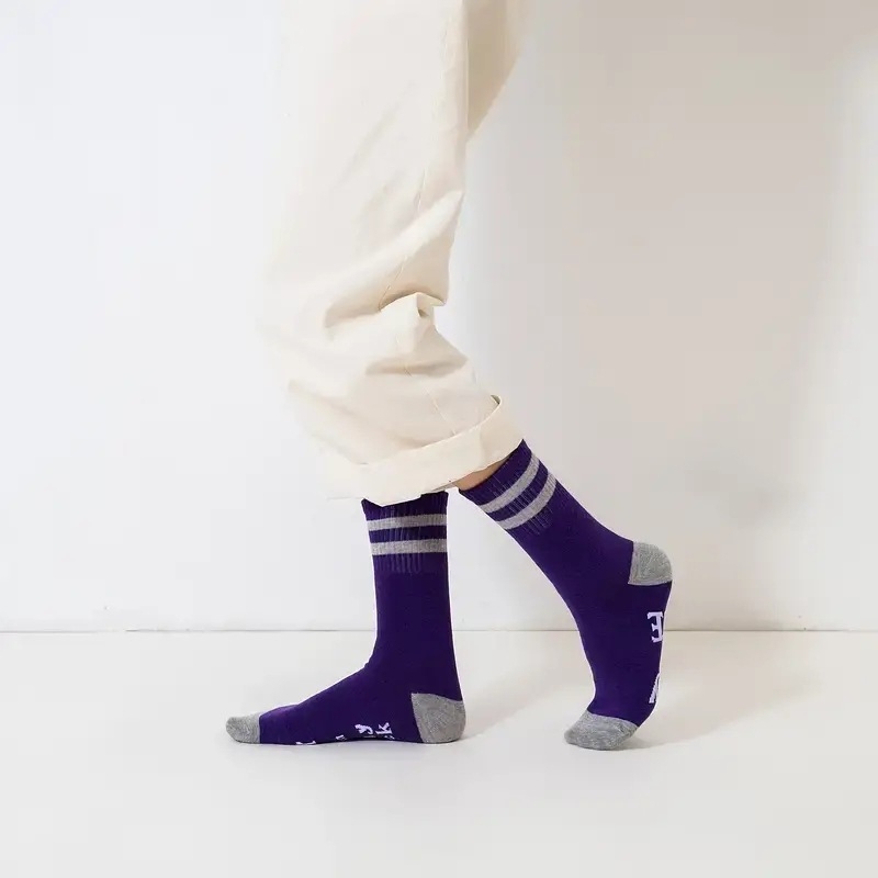 Доби е безплатен памучни чорапи Доби до средата на прасеца, чорапи с трансграничен дизайн, памучни чорапи, нови модни памучни чорапи с букви до средата на прасеца