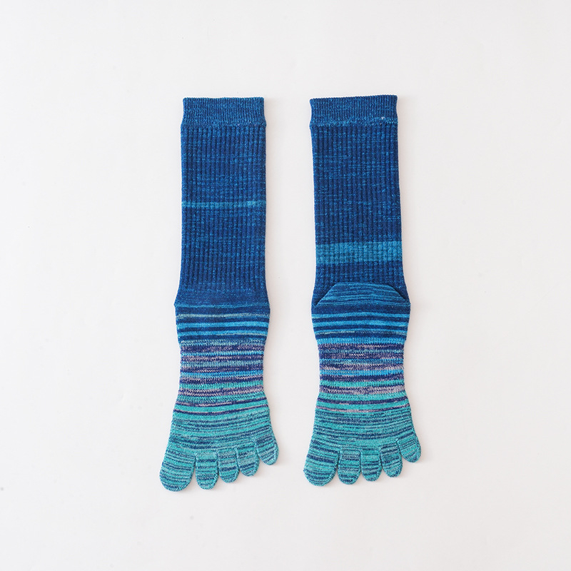 Vyriškos rudens ir žiemos sportinės storintos, aukštos penkių pirštų kojinės, medvilninės, prakaitą sugeriančios, šukuotos medvilnės kojinės su spalvotomis juostelėmis.