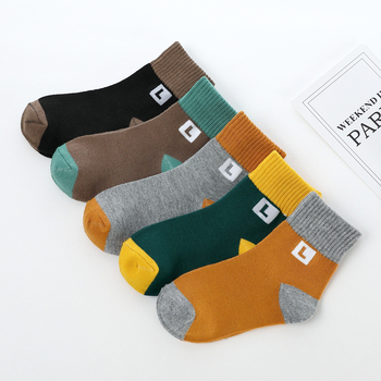 Bērnu zeķes Pavasara un rudens vidēja garuma zeķes Zēnu un meiteņu kokvilnas zeķes Korejiešu sporta zeķes jauniem skolēniem