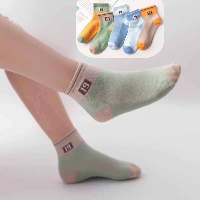 Bērnu zeķes Pavasara un rudens vidēja garuma zeķes Zēnu un meiteņu kokvilnas zeķes Korejiešu sporta zeķes jauniem skolēniem