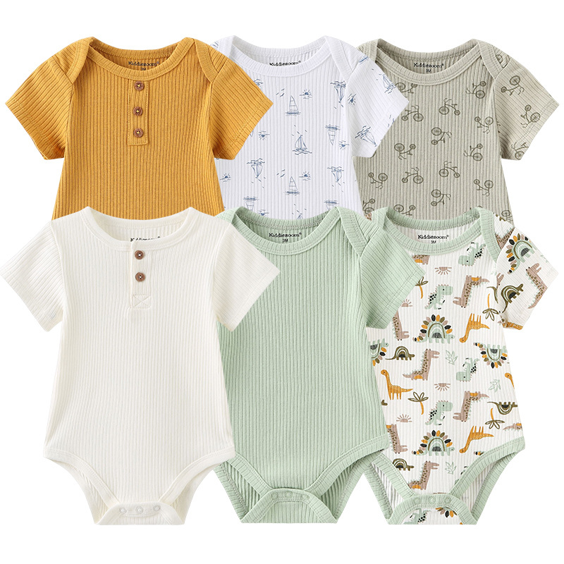 Vastsündinu soonikkoes kootud beebiriided, täispuuvillast lühikeste varrukatega kolmnurkne body, puhas puuvillamaterjal