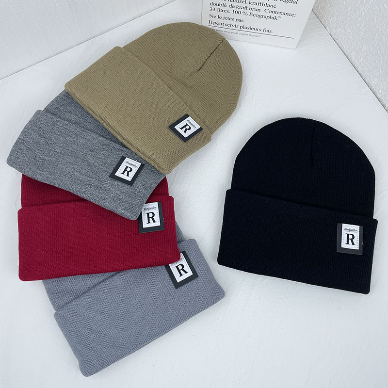 Gyerek kötött sapka őszi-téli fiú gyapjú sapka betűkkel mindenhez illő hidegálló meleg hétköznapi divatos lányka pulóver sapka