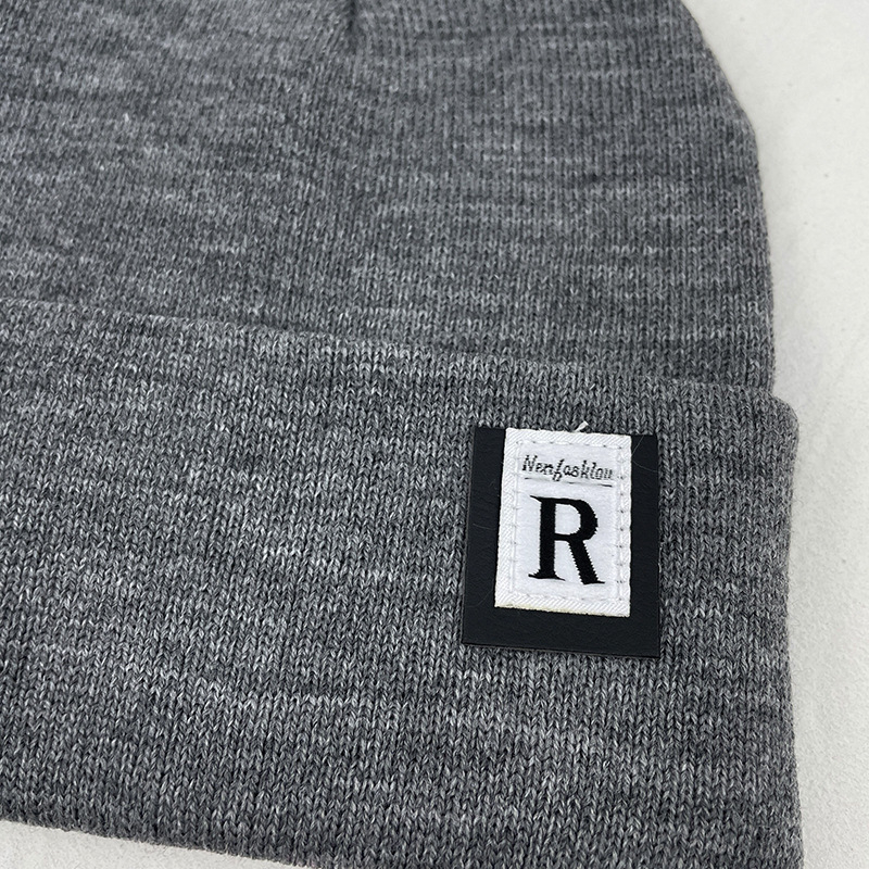 Gyerek kötött sapka őszi-téli fiú gyapjú sapka betűkkel mindenhez illő hidegálló meleg hétköznapi divatos lányka pulóver sapka