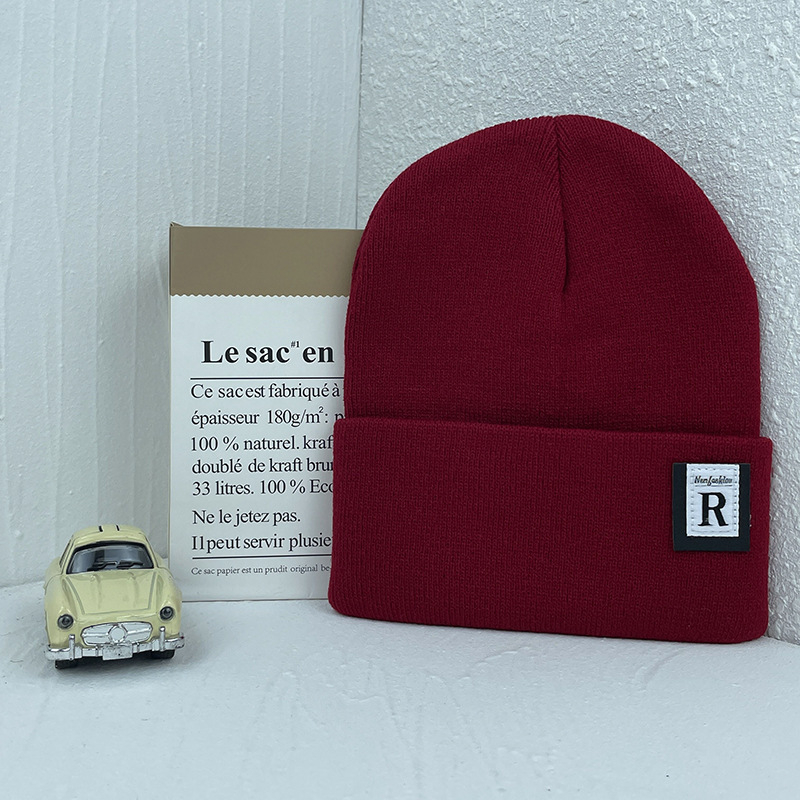 Gyerek kötött sapka őszi-téli fiú gyapjú sapka betűkkel mindenhez illő hidegálló meleg hétköznapi divatos lányka pulóver sapka