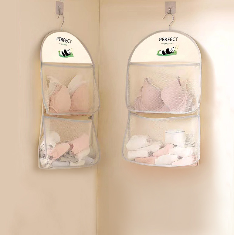 Kojinės Apatinių drabužių laikymas Bendrabučio spinta Apatiniai Apatinių drabužių laikymo krepšys Pakabinamas tinklelis Maišelis kabinimui Durys Galinė laikymo vieta Apdaila Laikymo krepšys