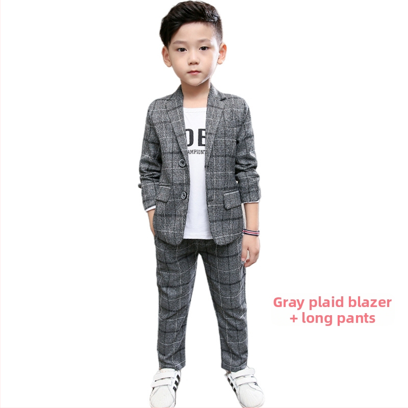 Fiú öltöny, lezser öltöny, fiúk, koreai stílusú, divatos tavaszi viselet, gyermekruházat, gyermek zongoraelőadás, kis ruha modell