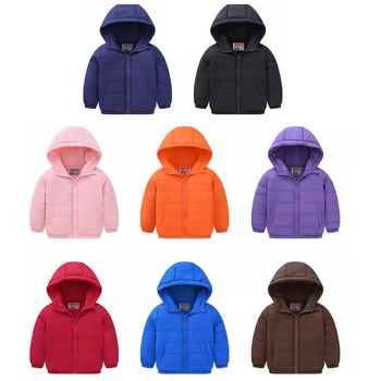 Őszi és téli új fiús és lányos gyerek sapkás és zsebes, puha, egyszínű, rövid, könnyű, pamuttal bélelt kabát határon átnyúló mintával