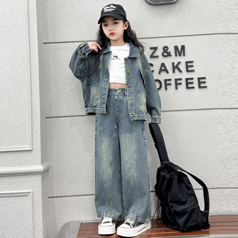 Mergaitės pavasarinis džinsinis paltas berniukui, 2024 m. pavasario ir rudens retro stiliaus korėjietiško stiliaus madingas mergaičių megztinis berniukui.