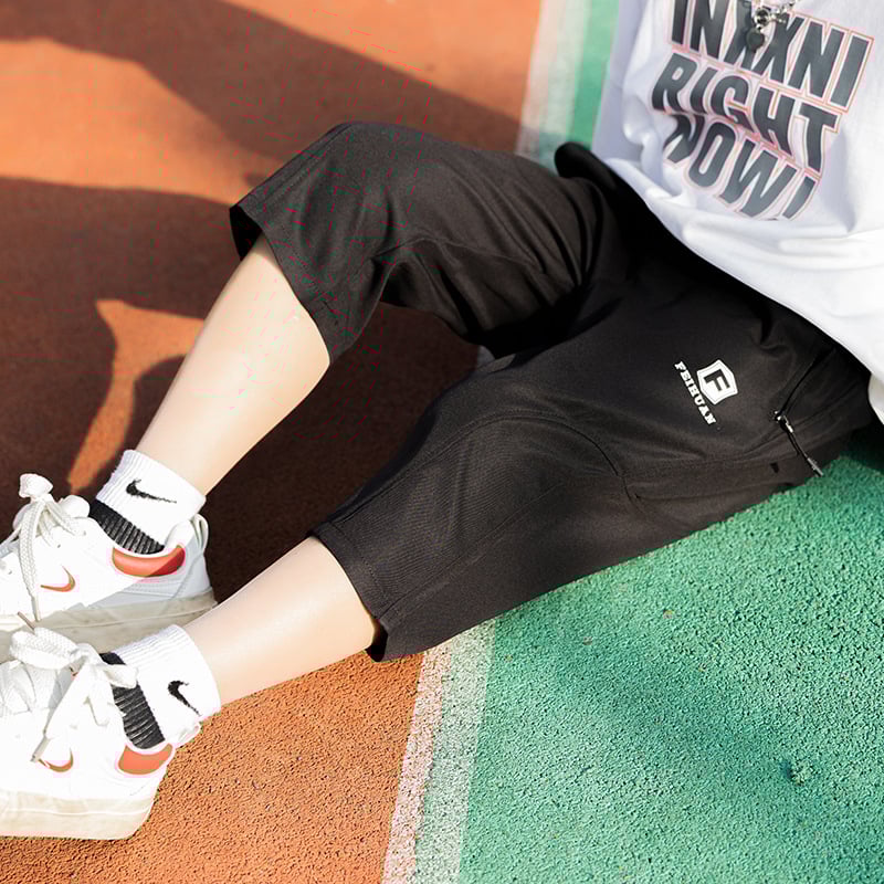 Zēnu īsās bikses 2024. gada vasarai Jaunpienācējs Liela izmēra bērnu āra bikses Bērnu brīvi krītošās bikses Bērnu apģērbs Modernas sporta bikses