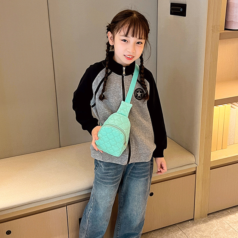 Bērnu soma pavasarim un vasarai, jauna, konfekšu krāsā, mīlestības izšūšanas diegi, mazuļu krūšu soma, rietumu stila meiteņu viegla kurjera soma monētu maciņam