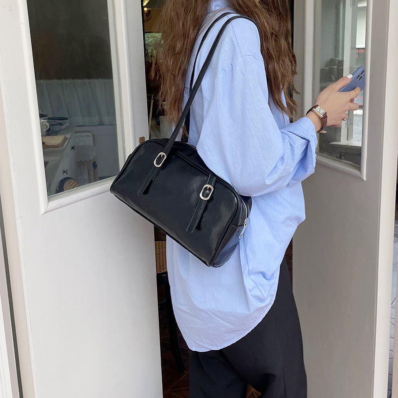 Žalia pavasarinė pečių rankinė, nišinė laisvalaikio rankinė pažastų srityje, korėjietiška rankinė 2025 m., naujas universalus moteriškas krepšys į darbą ir atgal.