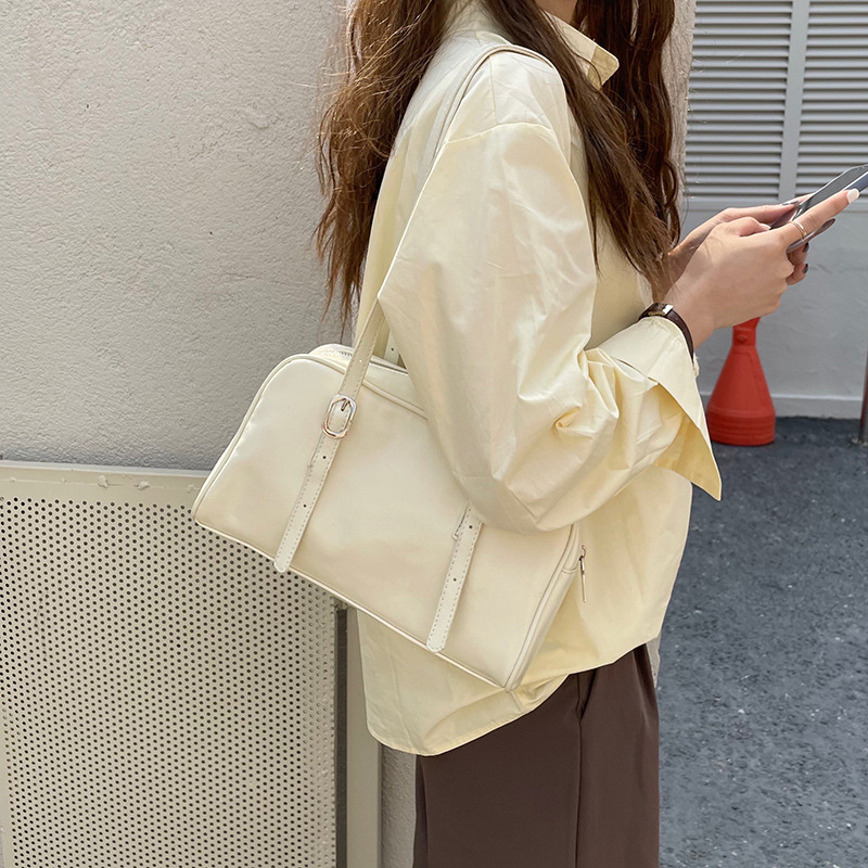 Žalia pavasarinė pečių rankinė, nišinė laisvalaikio rankinė pažastų srityje, korėjietiška rankinė 2025 m., naujas universalus moteriškas krepšys į darbą ir atgal.