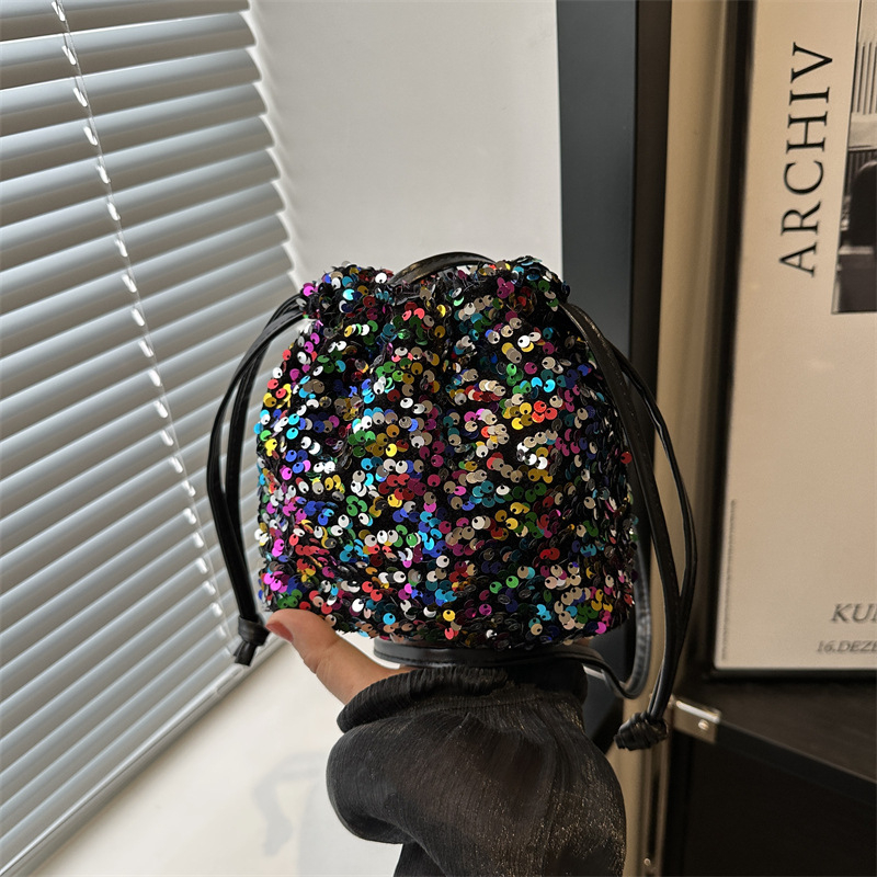 Blizgučiai Stilingas personalizuotas kibiro krepšys moterims 2024 m. Naujas mados pečių krepšys Asmenybės krepšys per petį