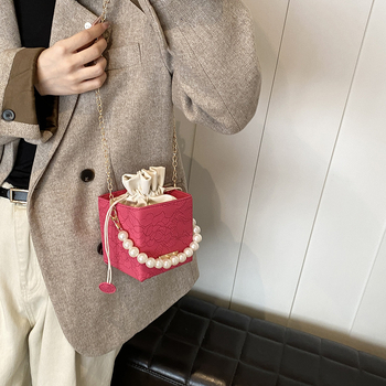 Aukštos klasės mažas krepšys moterims 2024 m. naujo stiliaus raišteliu užsegamas kibiro krepšys moterims laisvalaikio grandinėlės formos krepšys su karoliukais per petį