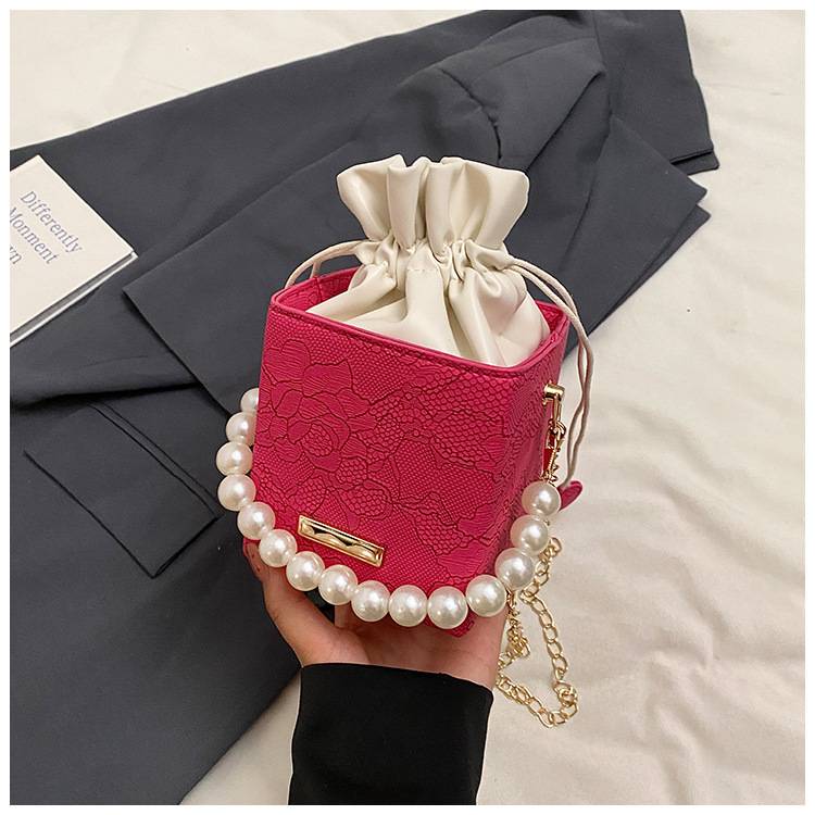 Aukštos klasės mažas krepšys moterims 2024 m. naujo stiliaus raišteliu užsegamas kibiro krepšys moterims laisvalaikio grandinėlės formos krepšys su karoliukais per petį