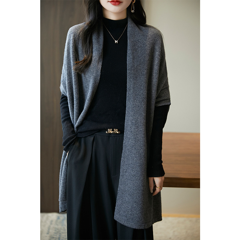 Honkongo stiliaus grynos vilnos megztas moteriškas rudens ir žiemos naujo dizaino megztinis-paltas, universalus skara, didelis pončas