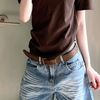 Pronksmustriga pruunis stiilis retro vanaaegse mustriga kunstilises stiilis dekadentlik vöö kõrgetasemelise etnilise stiiliga vöö