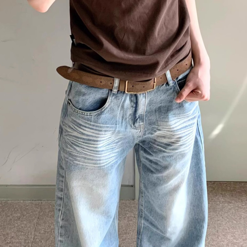 Pronksmustriga pruunis stiilis retro vanaaegse mustriga kunstilises stiilis dekadentlik vöö kõrgetasemelise etnilise stiiliga vöö