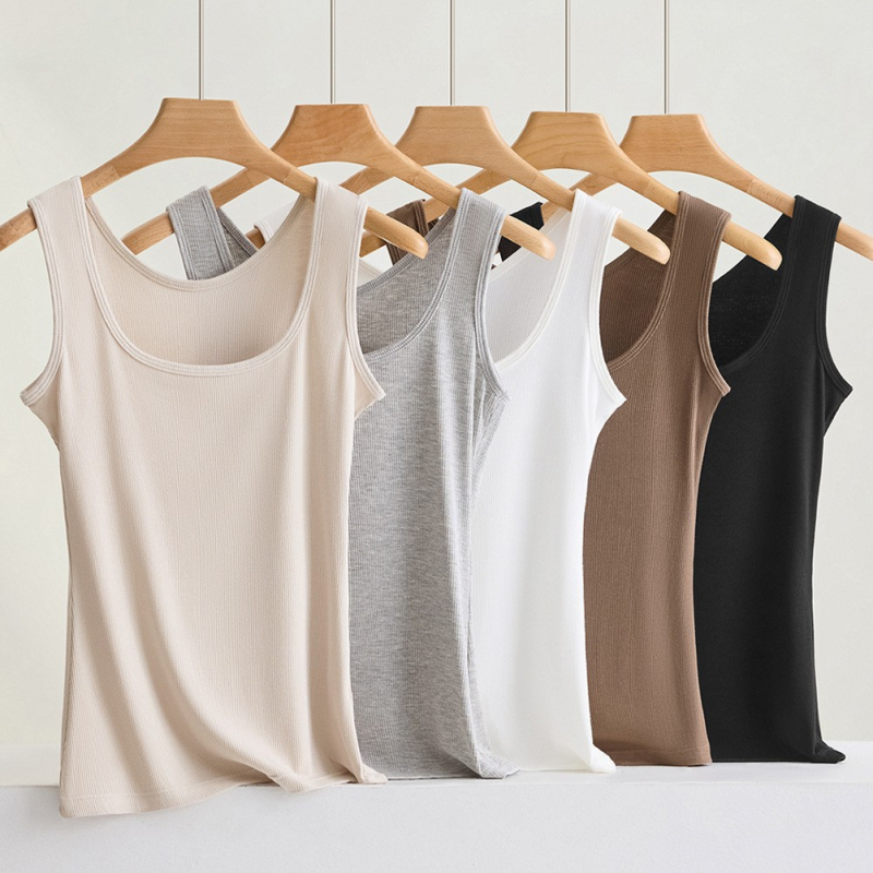 532# niiditekstuuriga kõrge elastsusega kitsas lõige, lai õlaosaga alusrihm, pluss-suuruses lihtne kandilise kaelusega hingav õlapael