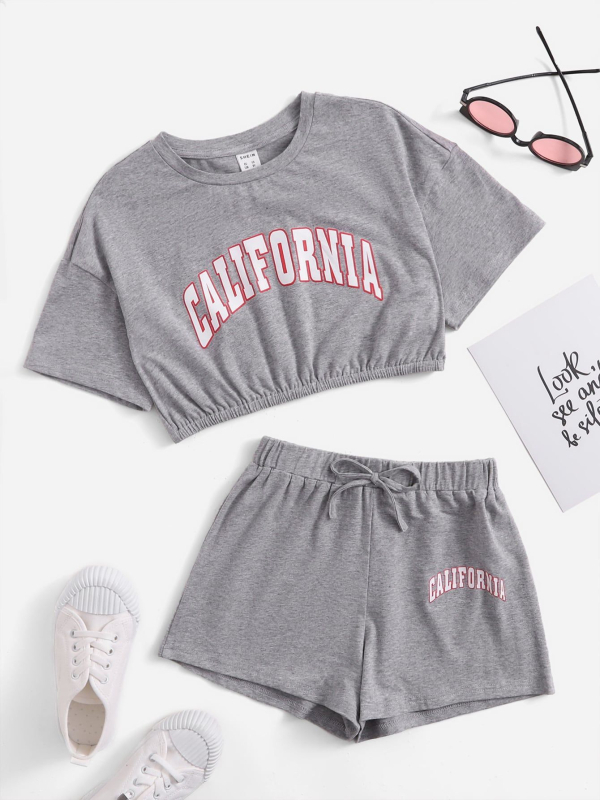 2025 Prekogranično europsko i američko popularno žensko odijelo kratkih rukava Ljetna ženska digitalno tiskana kućna odjeća Ležerno odijelo