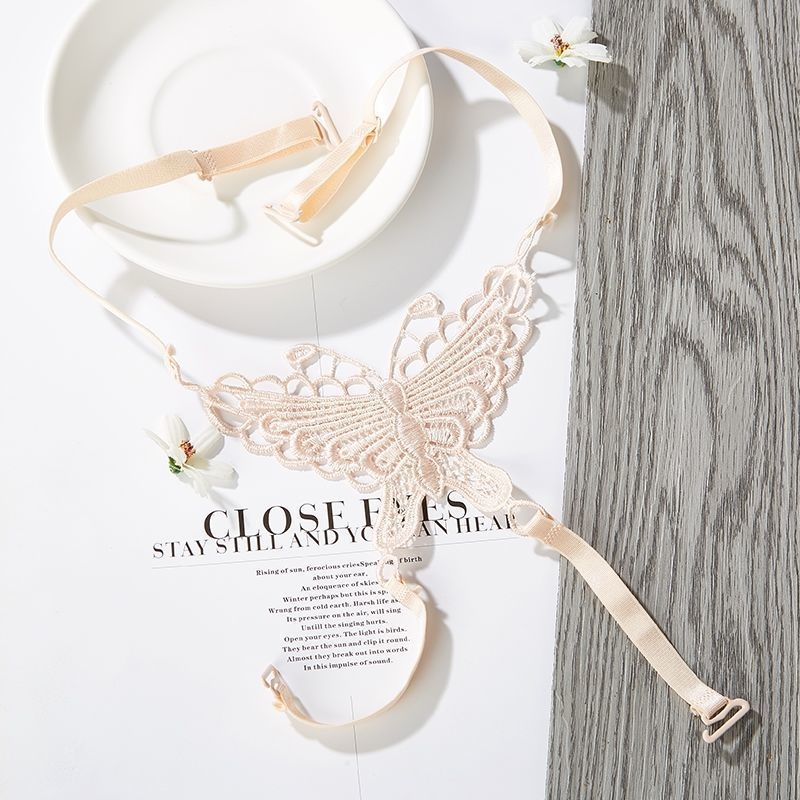 Permatoma nematoma pečių juosta Nėriniuota tuščiavidurė liemenėlė su kryžiumi Dviguba pečių dengiamoji juosta Vidinė juosta Plonas neslystantis diržas